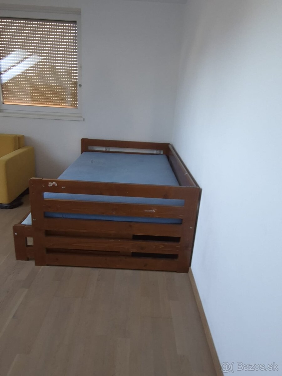Detská vyvýšená posteľ s výsuvným lôžkom