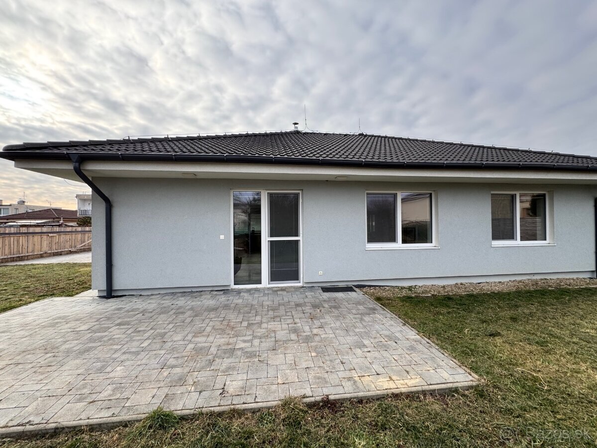 Moderná novostavba 4-izb. bungalovu 4 km od Piešťan
