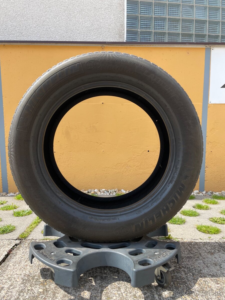 275/50R20 michelin
