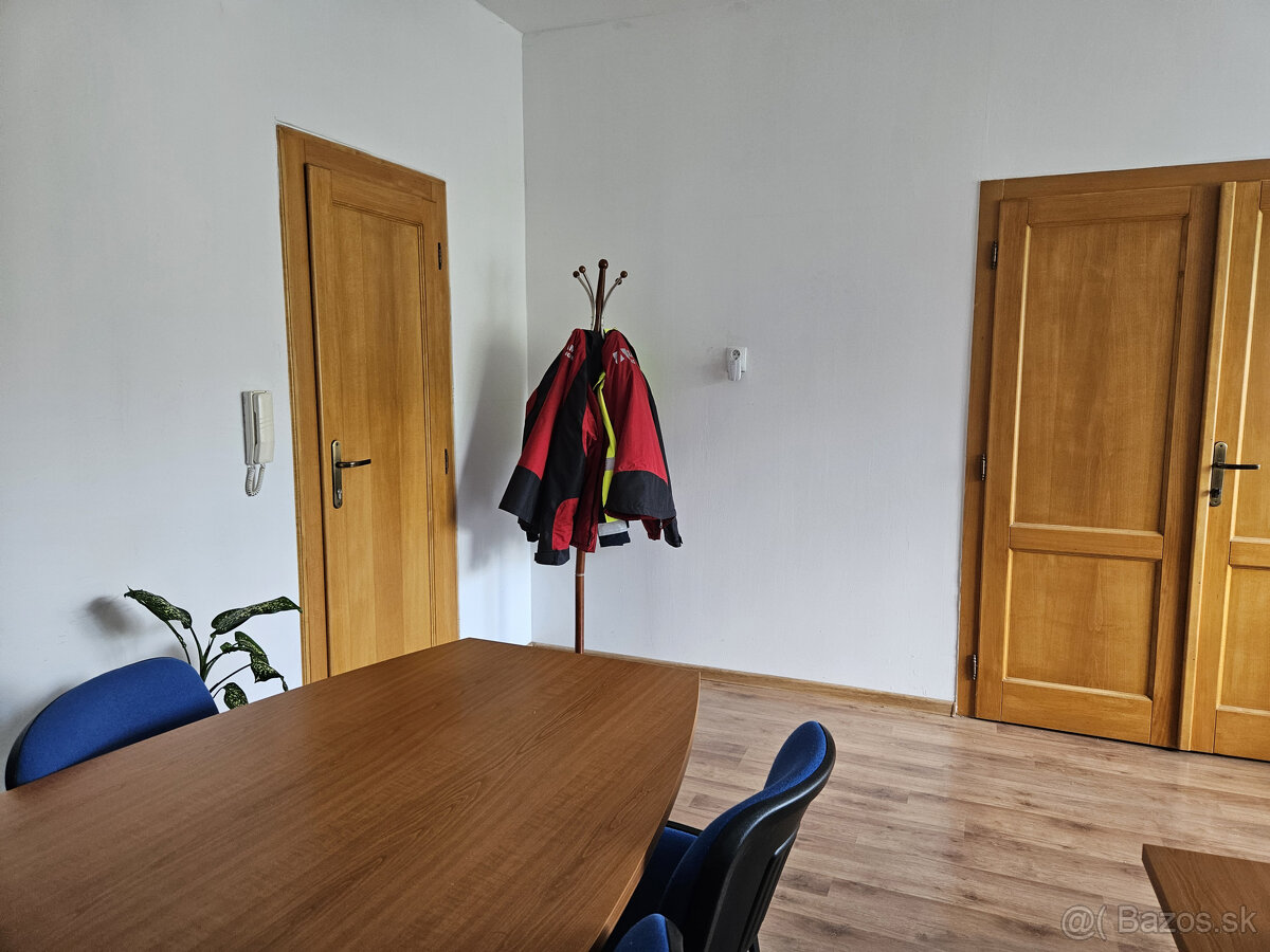 Kancelársky priestor s parkovaním širšie centrum
