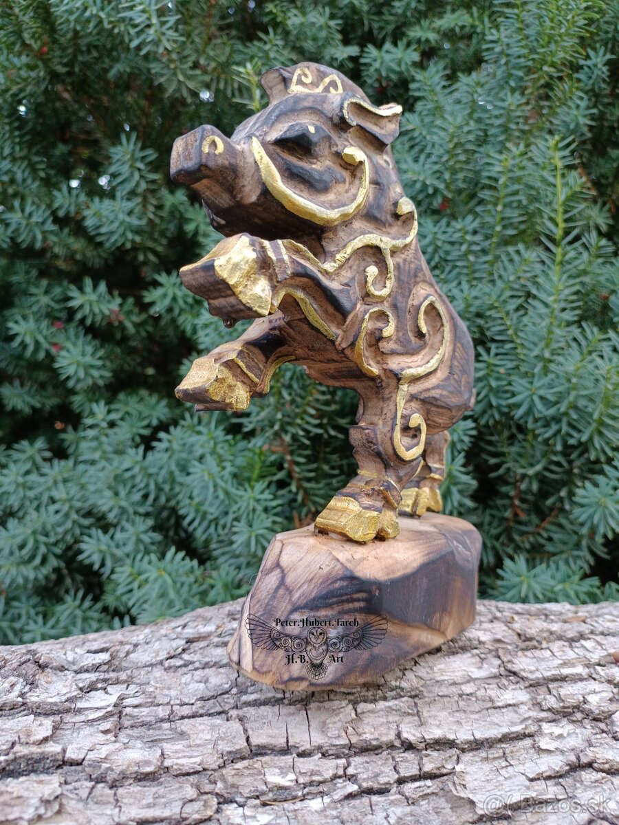 Gullinbursti - soška - Viking woden statue