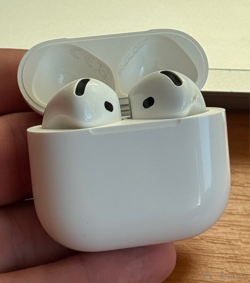 Apple AirPods 4 - nepoužité, rok záruka
