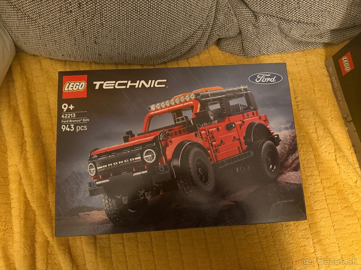 Predám LEGO® Technic 42213 SUV Ford Bronco®