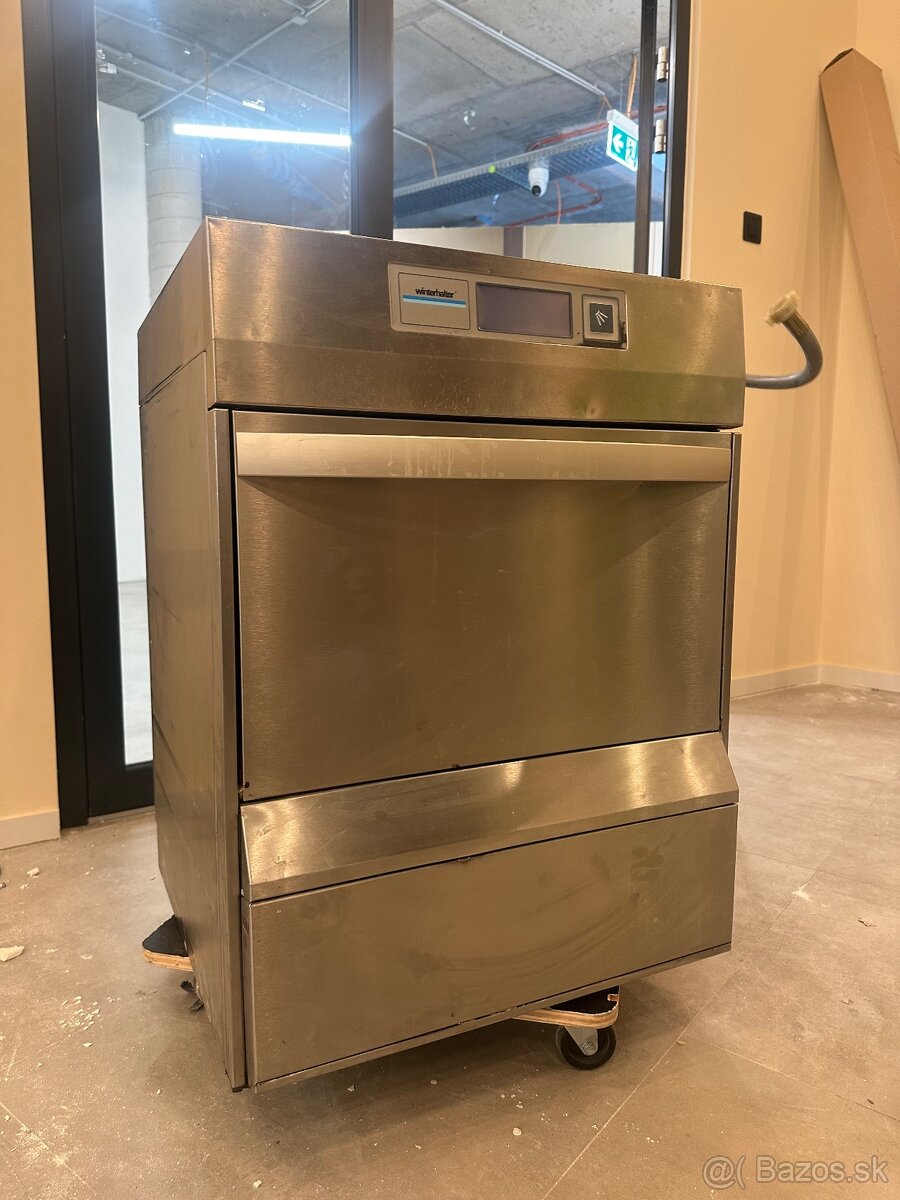 Profesionálna umývačka riadu Winterhalter UC-M ENERGY