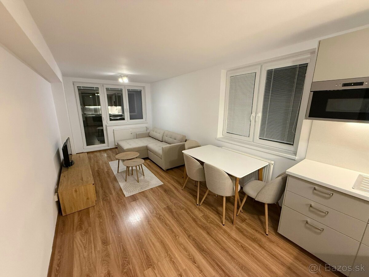 2-izbový byt na prenájom , "3 kocky"Banská Bystrica