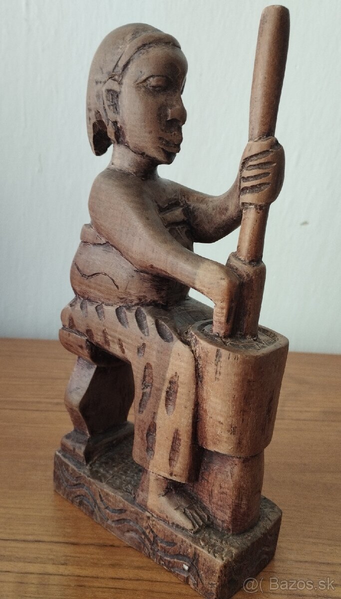 Africká drevená soška
