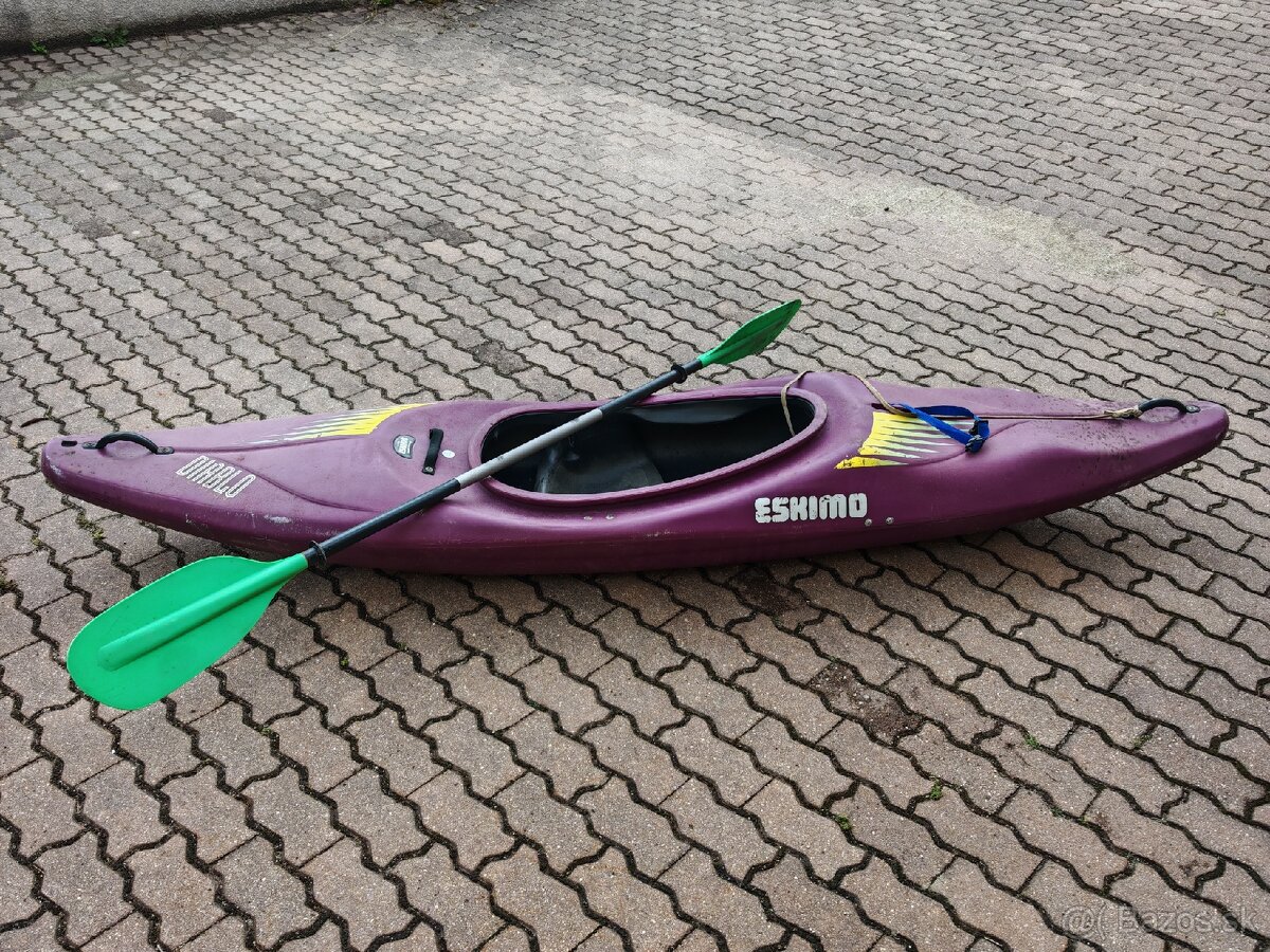 Kajak Eskimo Diablo s veslom