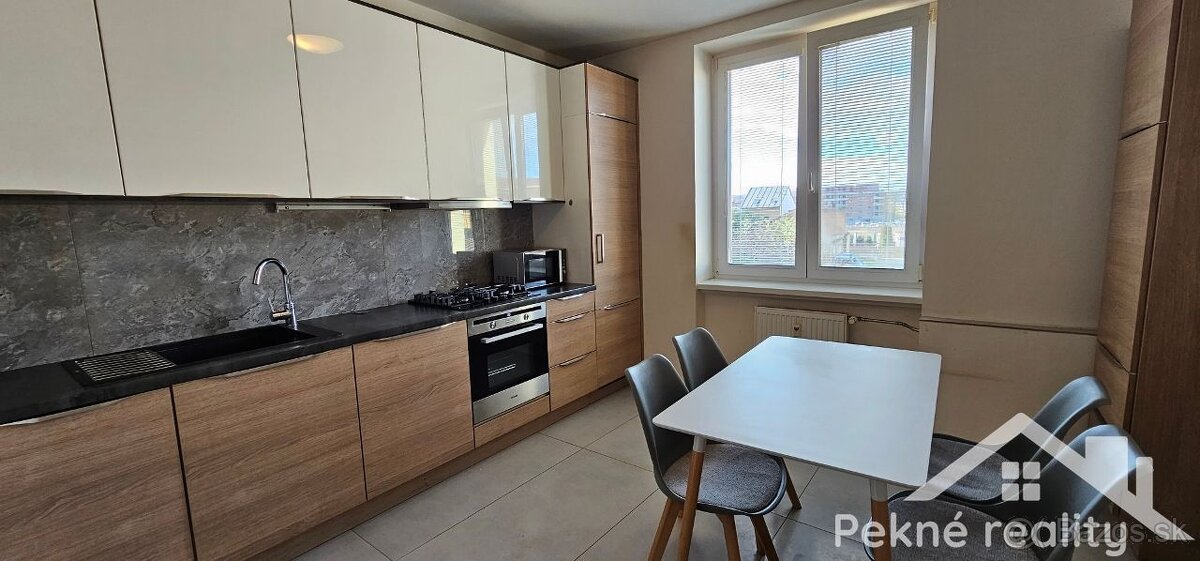 Predaj zariadeného 2 izbového bytu v centre mesta Zvolen