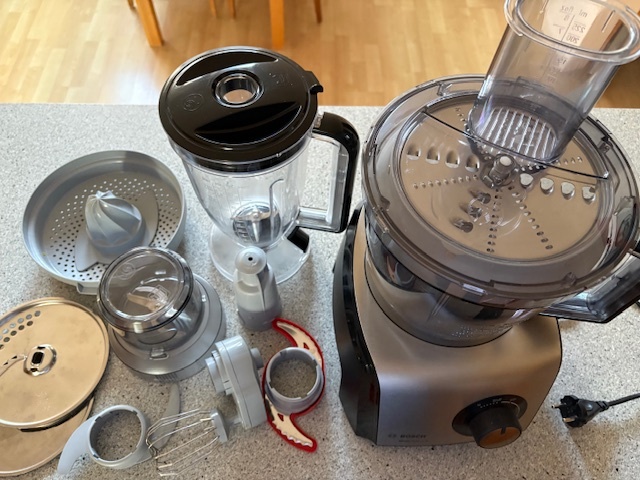 Kuchynský robot Bosch Multitalent 8