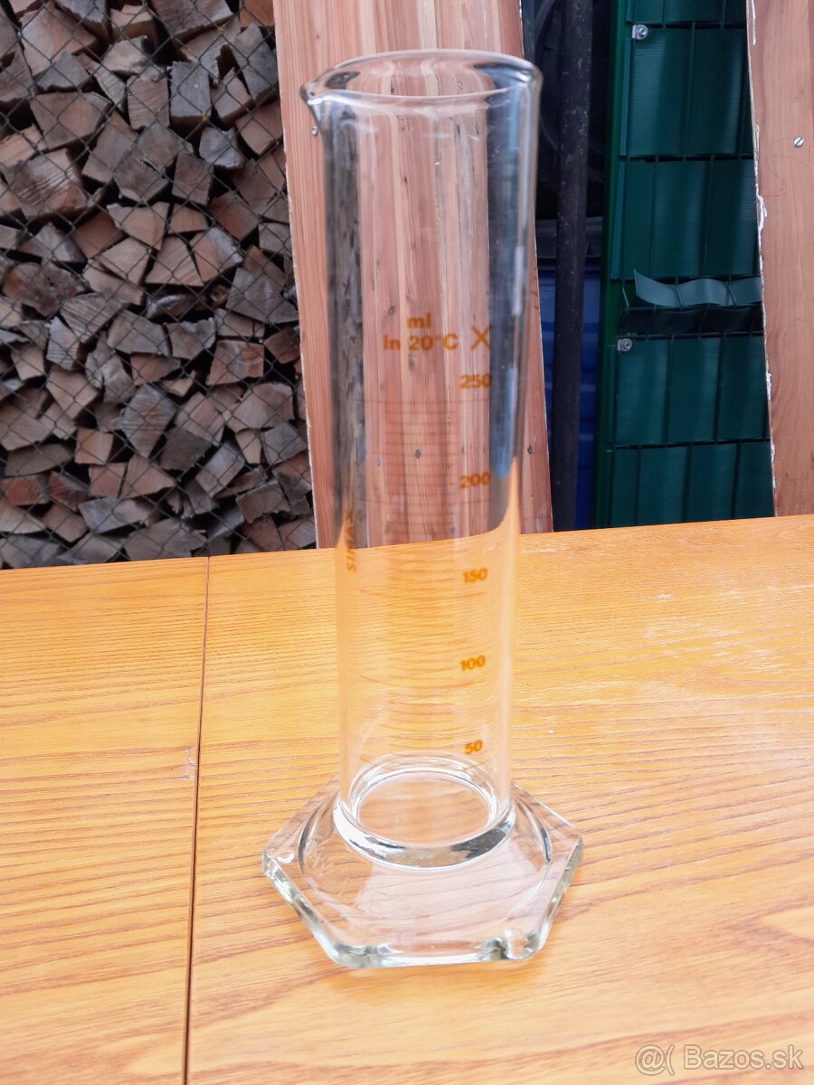 Predám odmerný valec, odmerka