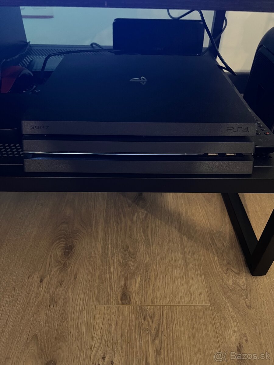 PS4 PRO