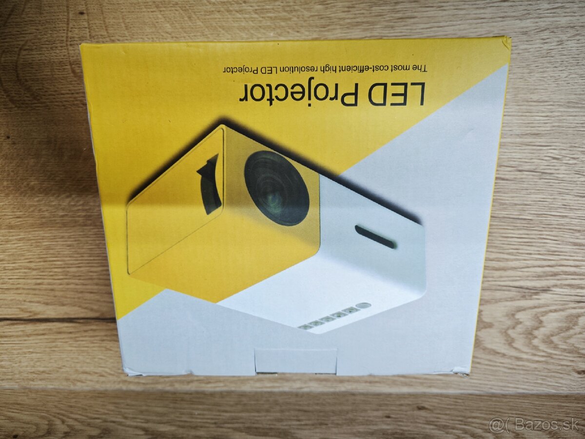 Nový LED projektor s HDMI a ovládaním
