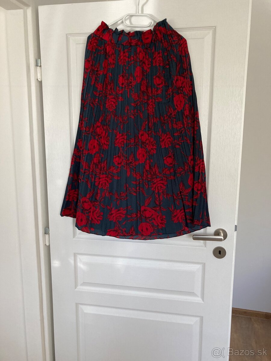 Nová sukňa na gumičku S