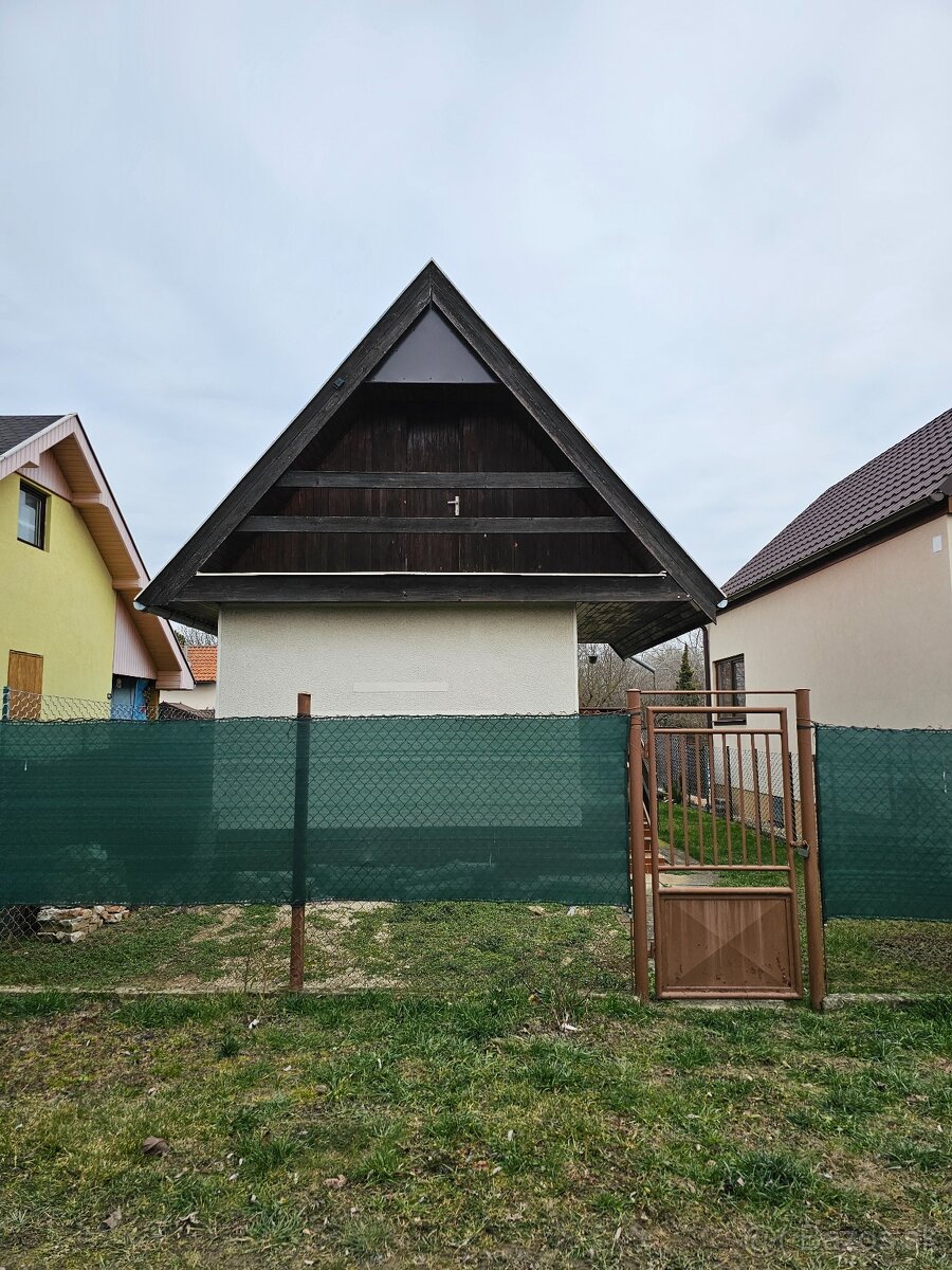 Chatka so záhradou 284m2