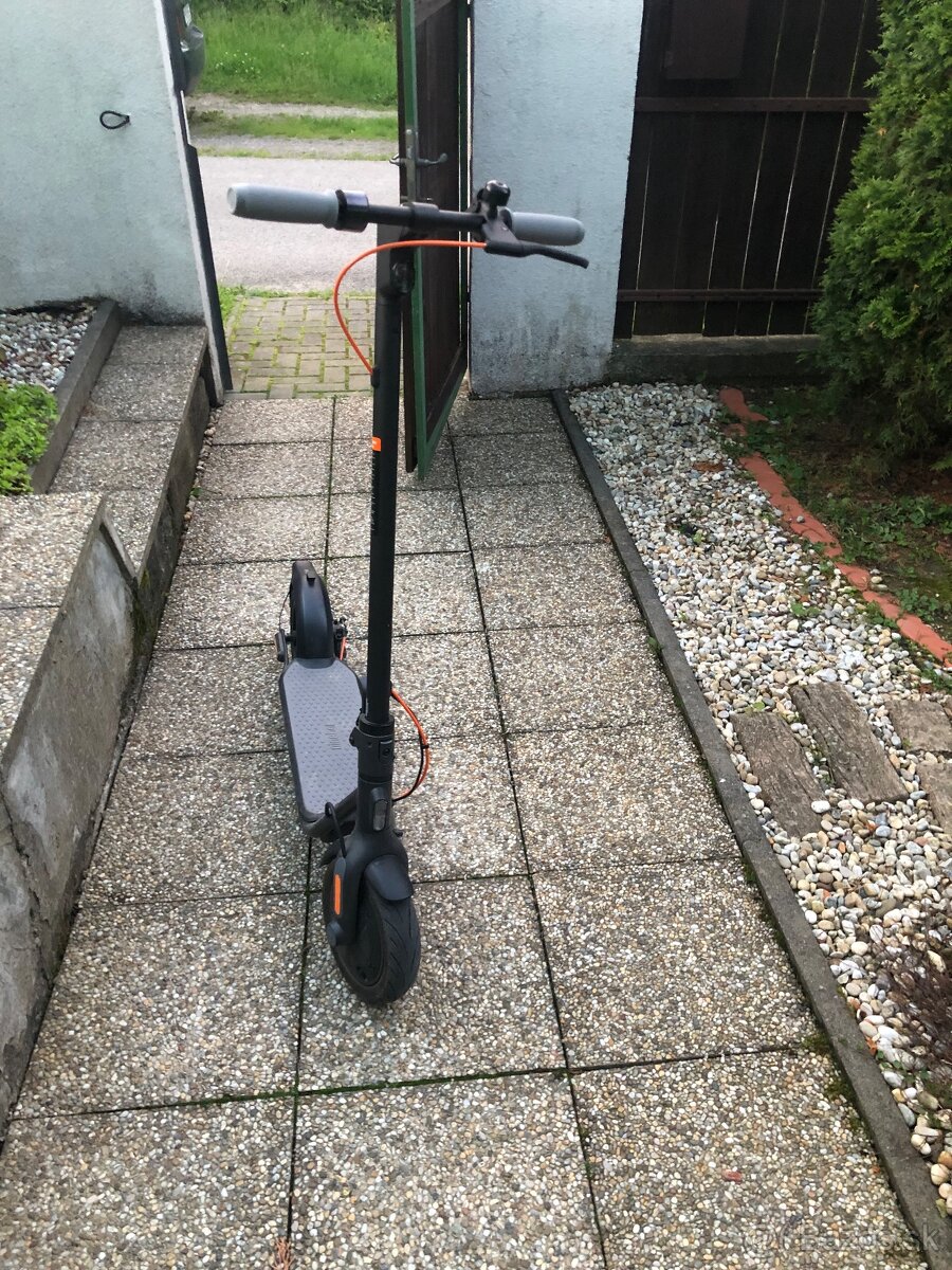 Elektrická kolobežka Ninebot