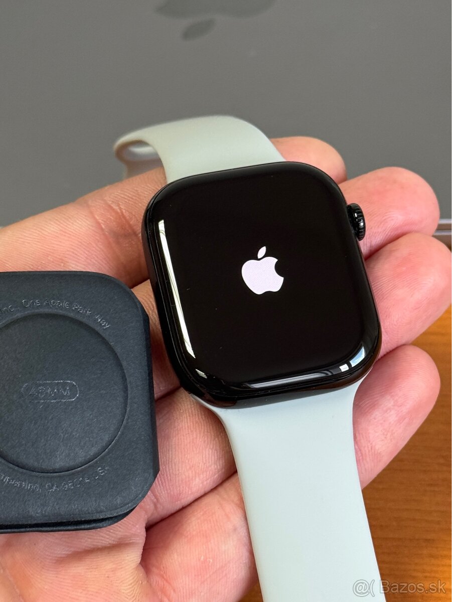 Apple Watch 10 46mm Jet black, nové, rok záruka