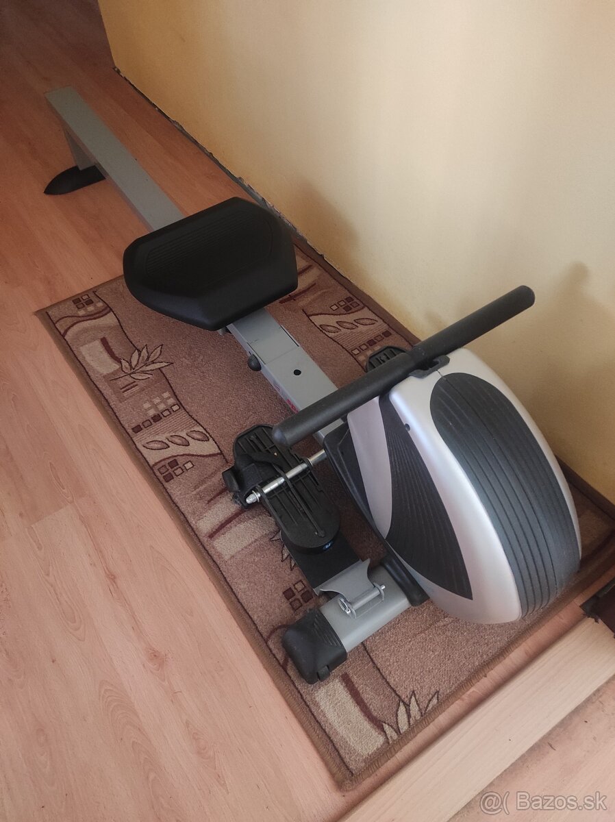 Veslovací trenažér