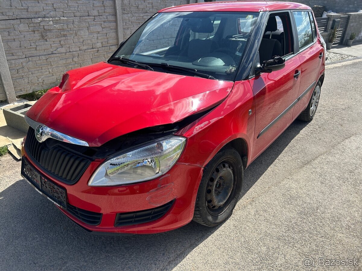 Rozpredam Skoda Fabia 2 1.2 HTP facelit 72tis KM