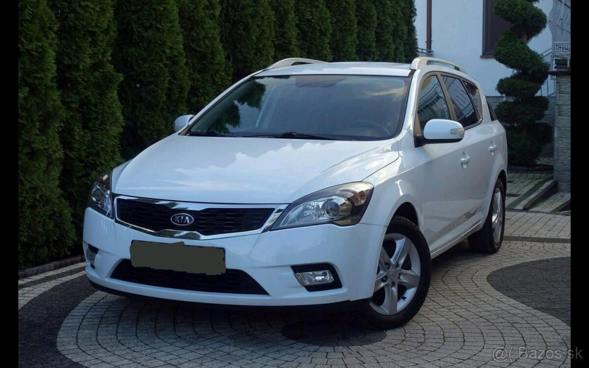 Kia ceed kombi 1.4i 2011 biela farba