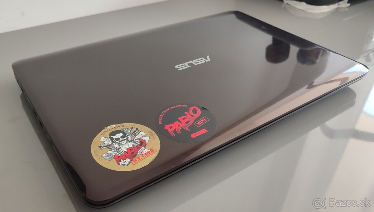 Notebook značky Asus