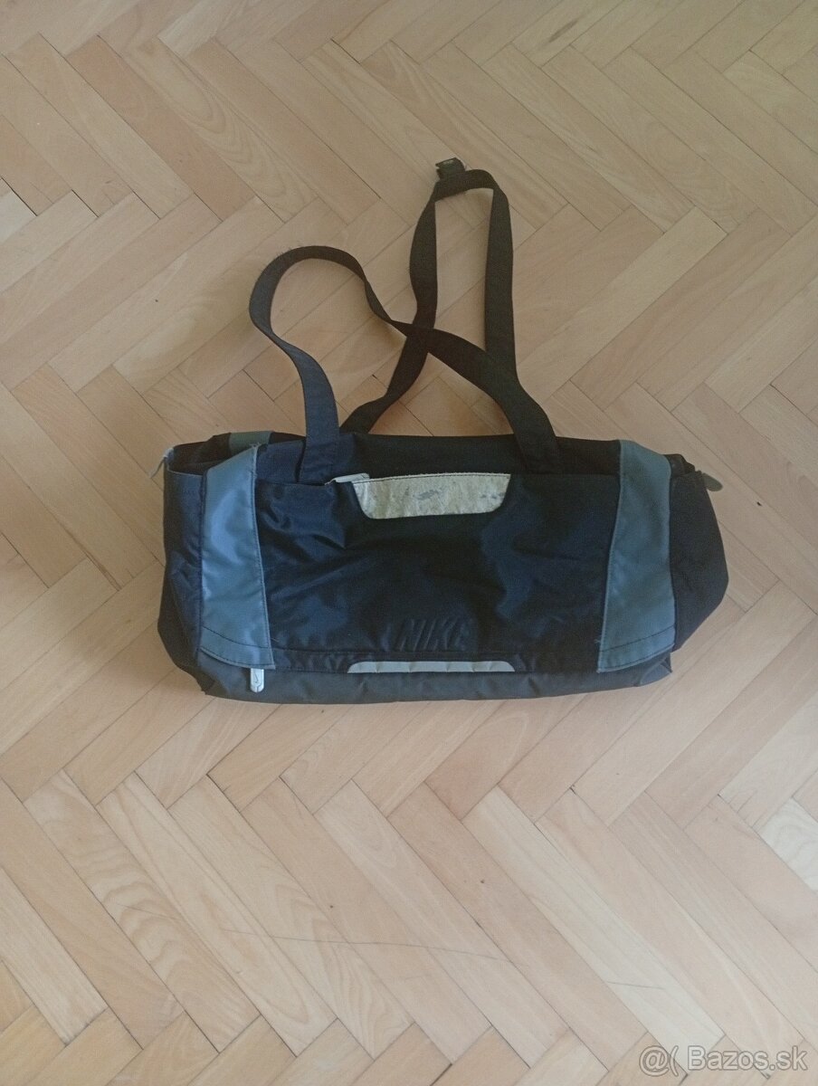 CESTOVNÁ TAŠKA NIKE