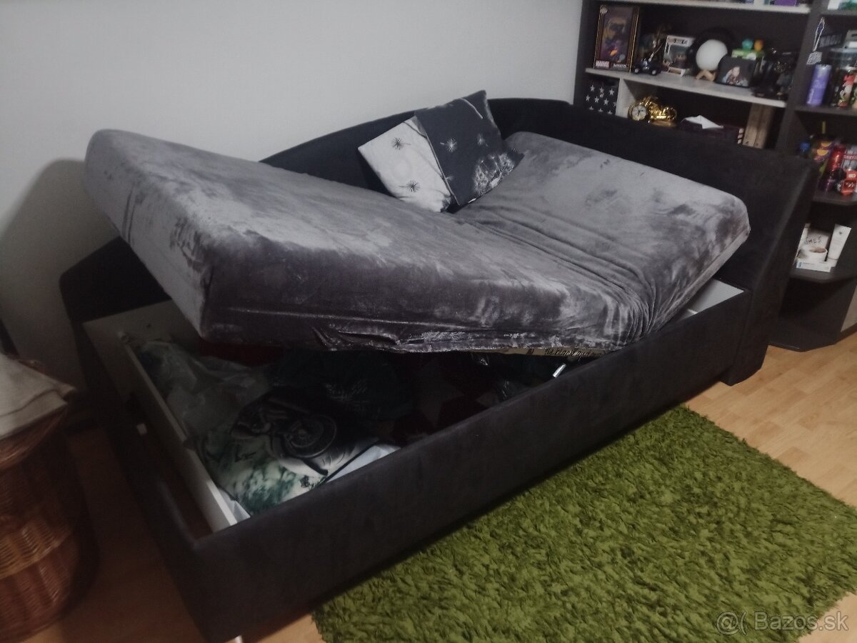 Predám pravu rohovu polohovateľná posteľ 110x200