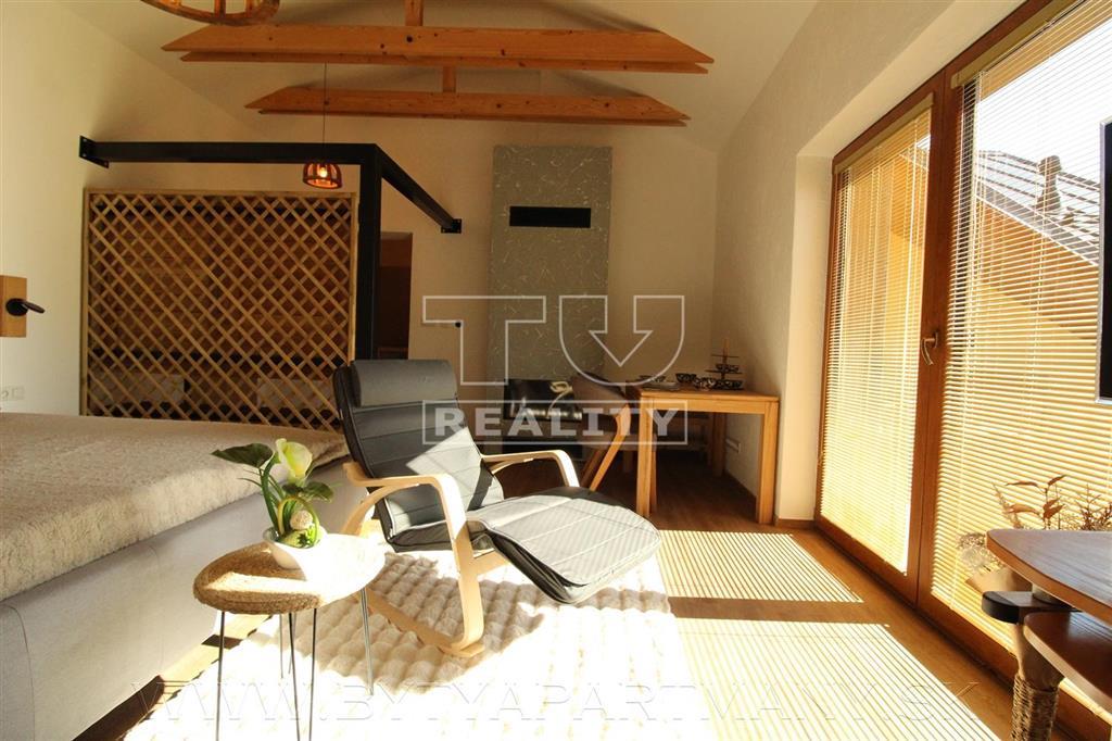 ŠPECIALITA  - NA PREDAJ PODKROVNÝ BYT S TERASOU V...