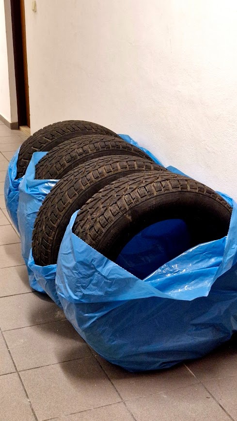 Predám zimné pneumatiky Kormoran 235/60 R18 107V