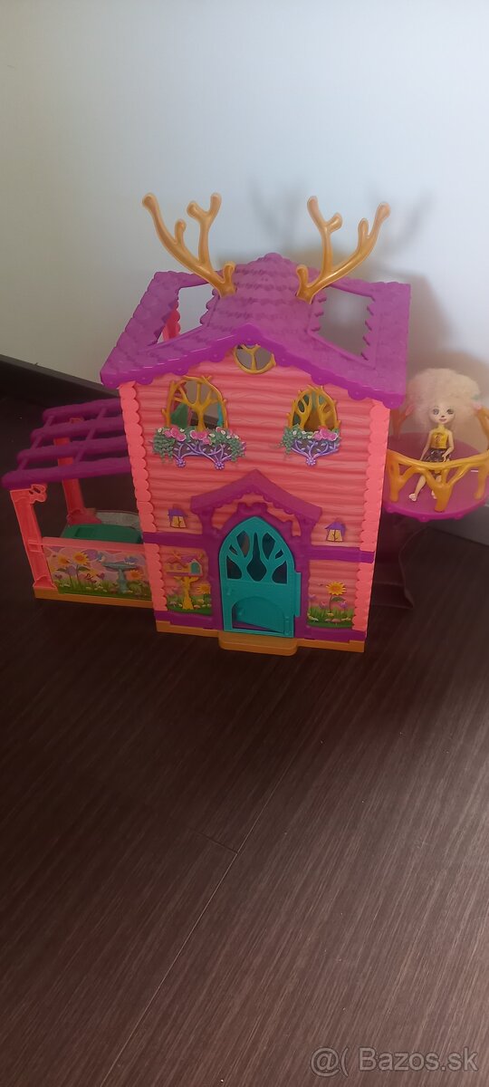 Domček enchantimals