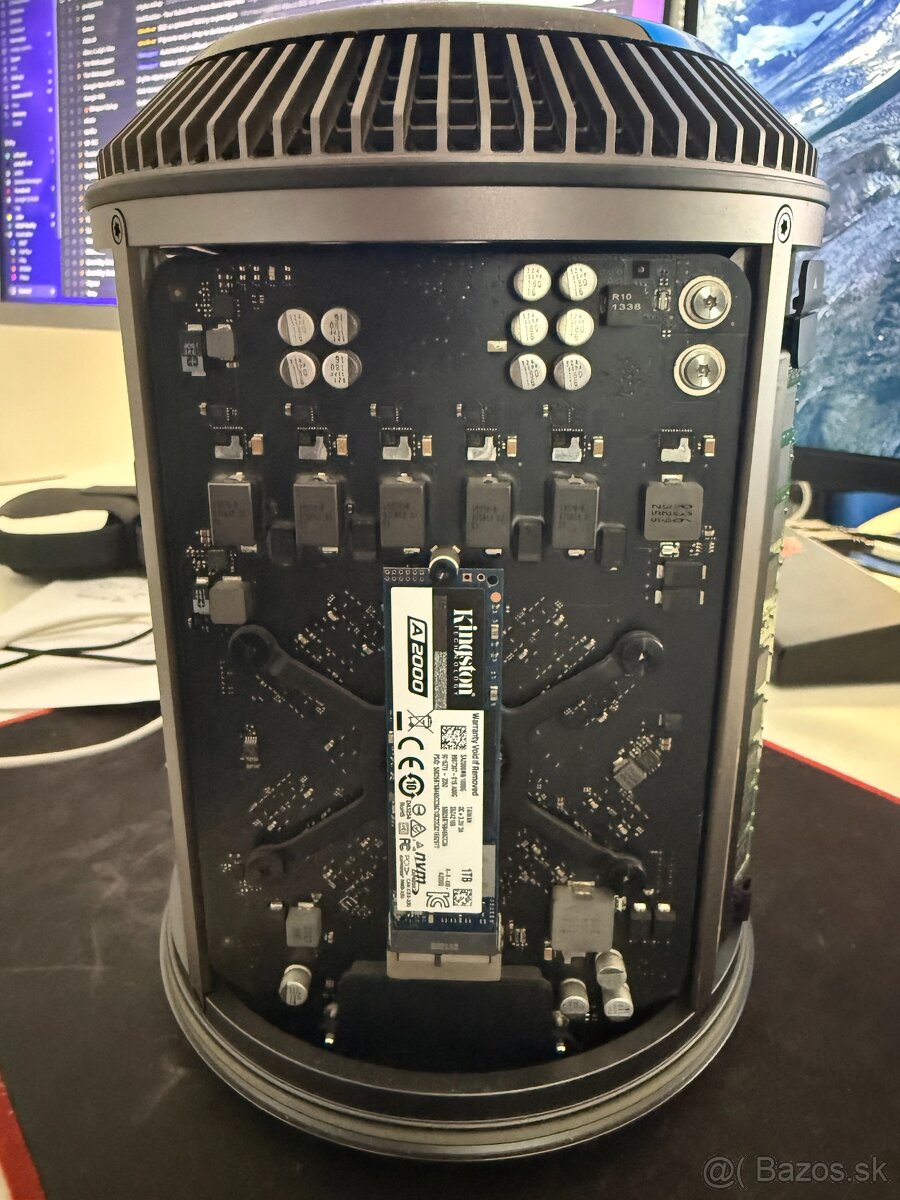 Apple Mac Pro (2013) "trash can"