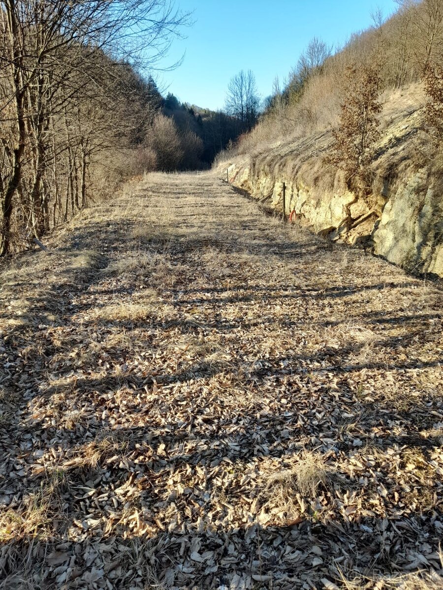 Pekný pozemok na stavbu RD obec Môlča