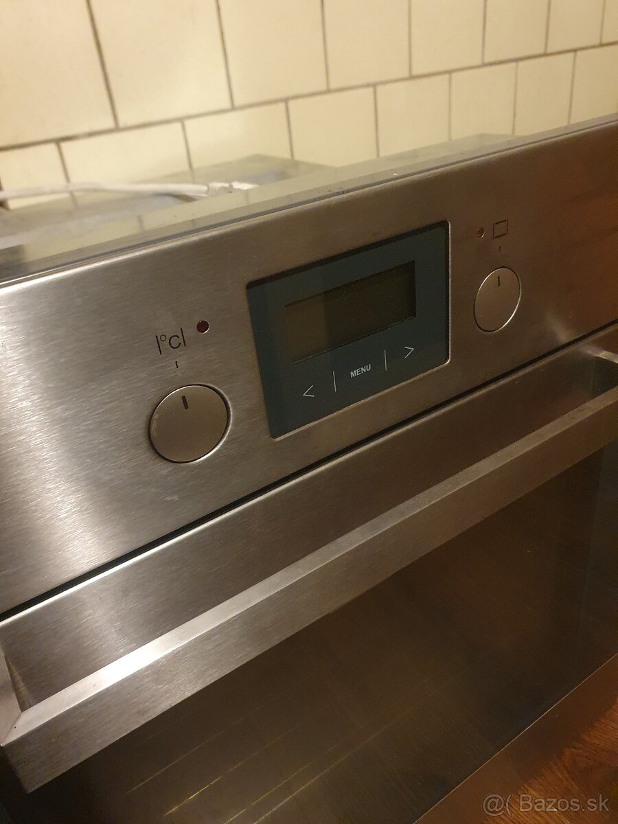 Vstavana elektricka rura Amica