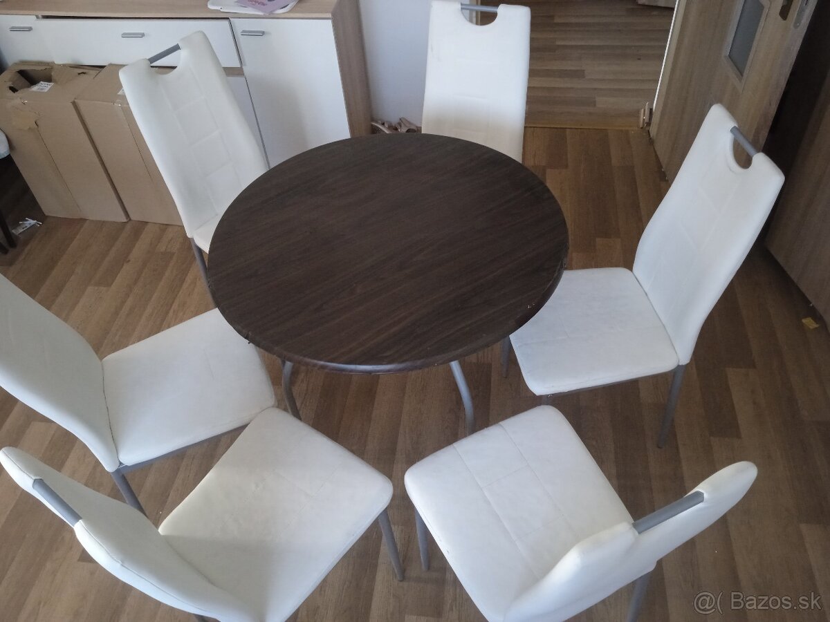 Predám kuchynský stôl s stoličkami