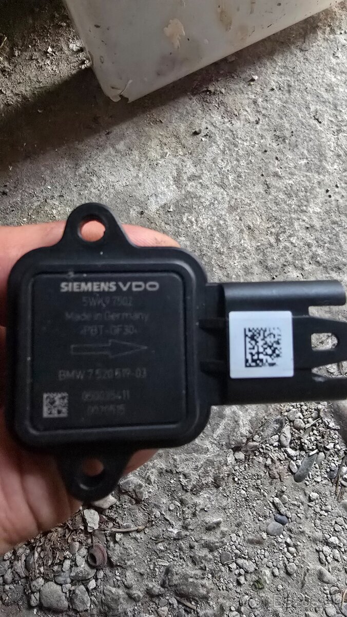 Bmw e90 330i váha vzduchu