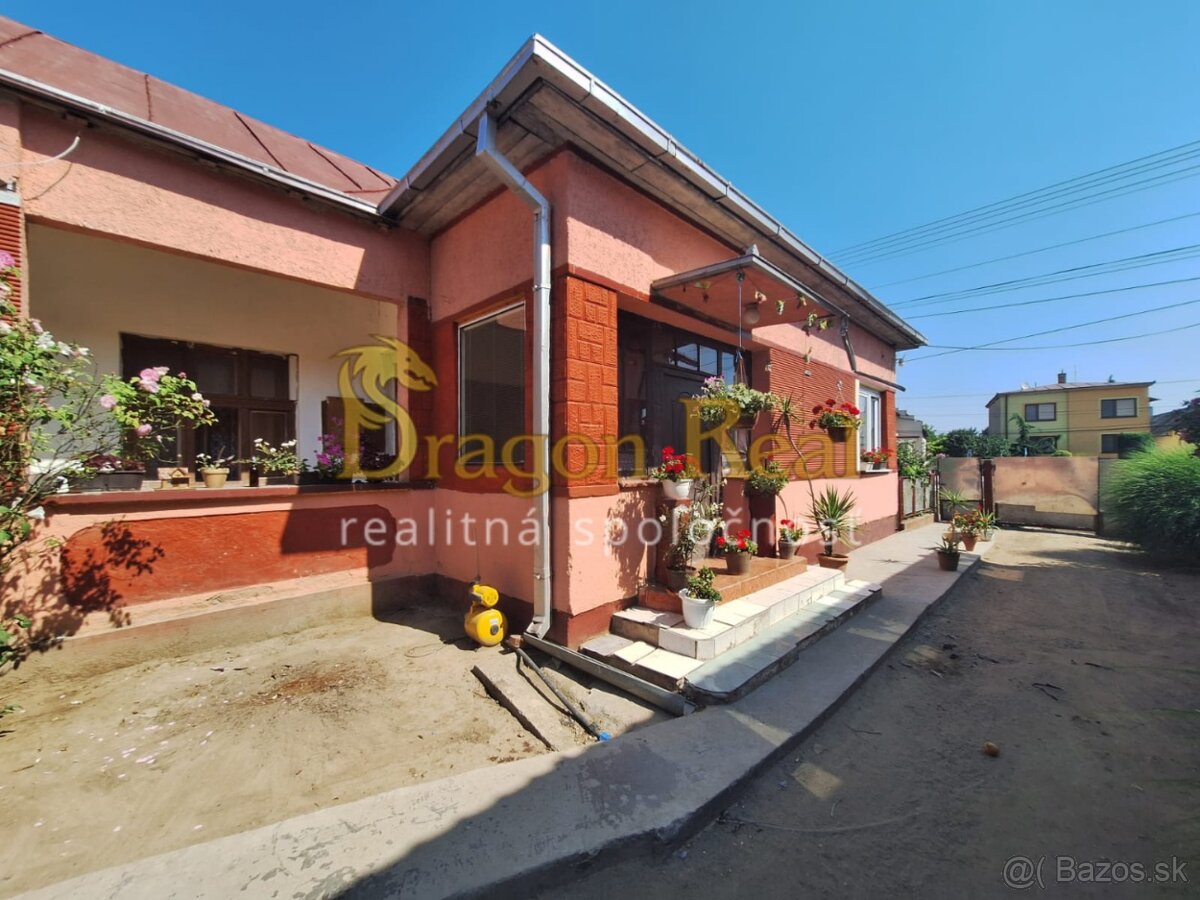 PREDAJ – Rodinný dom s veľkým pozemkom /2415m2/ – DRAHŇOV