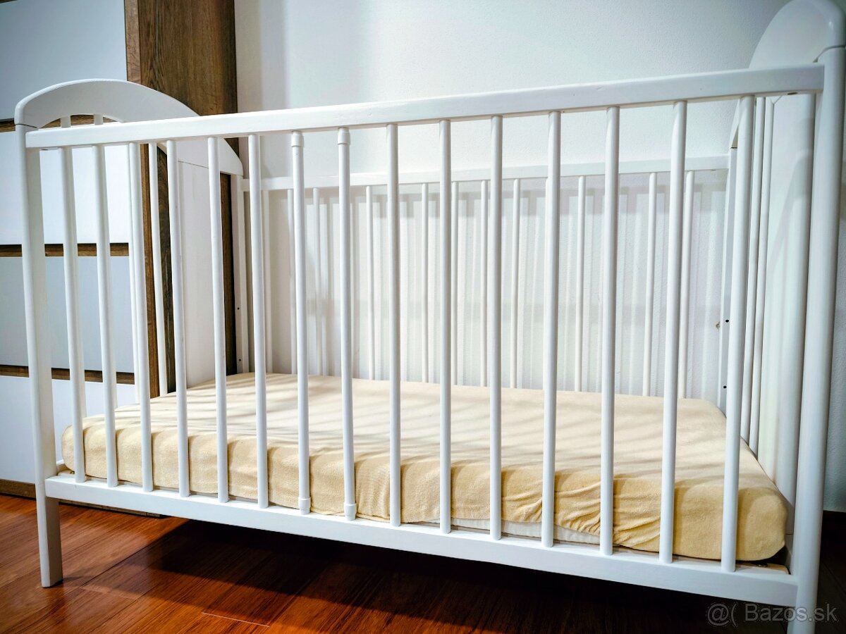 Detská postieľka s matracom