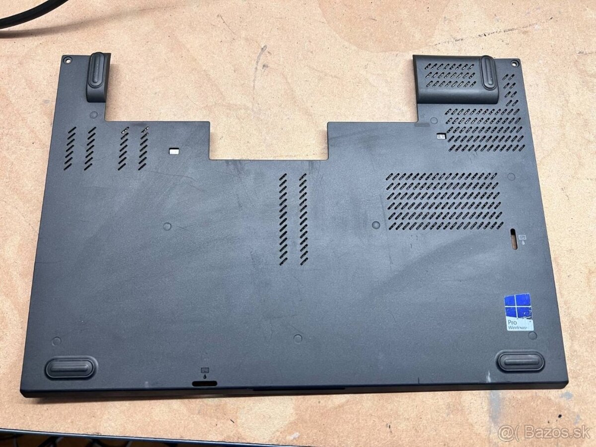 Predám náhradné diely na notebook Lenovo Thinkpad T440p.