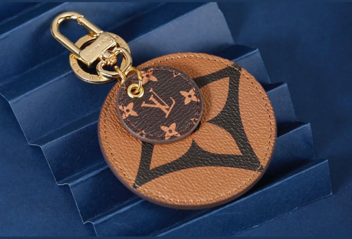 Kľúčenka/prívesok LV