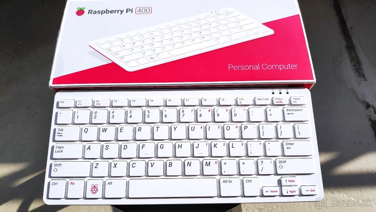 Predám plne funkčný Raspberry Pi 400 s US klávesnicou