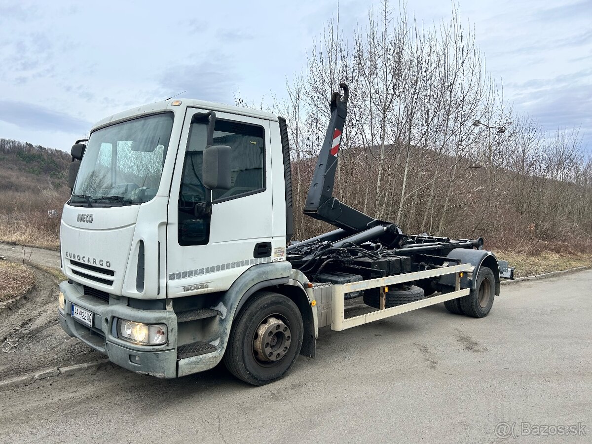 IVECO NOSIČ KONTAJNEROV