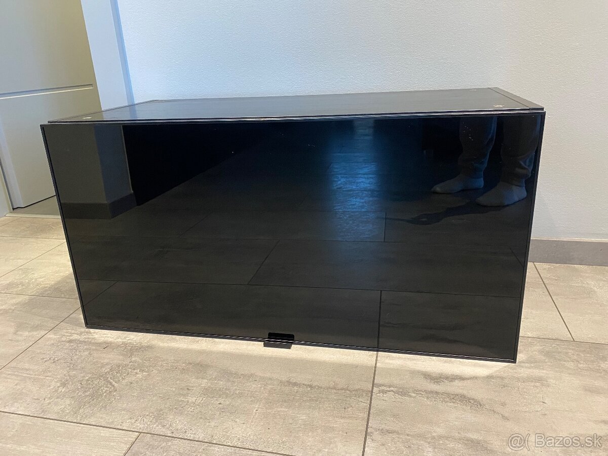 Ikea nástenná skrinka