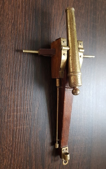 delo,maska, kobra, BUDHA, ťažítko, lampa, šPERKOVNICE