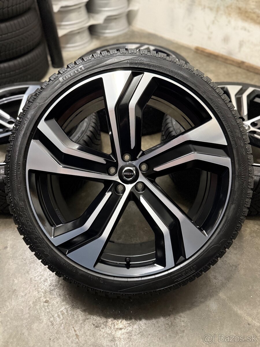 Nepoužitá zimná sada Volvo XC90 - 5x108 R22 , 275/35/22