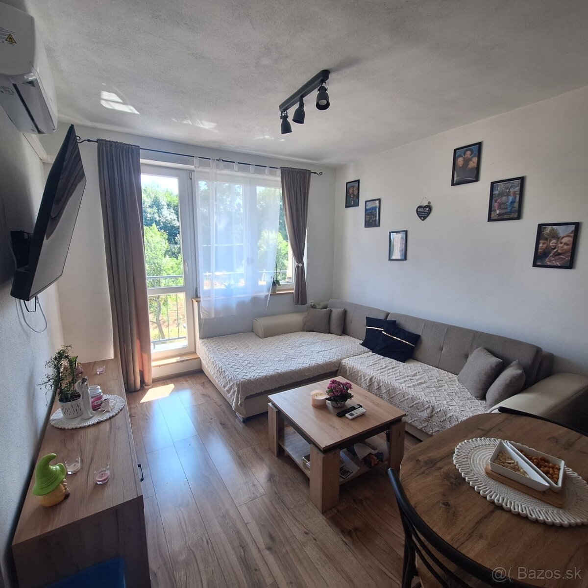 Levice /IŇA/ - 3 izbový byt na predaj so zariadením.