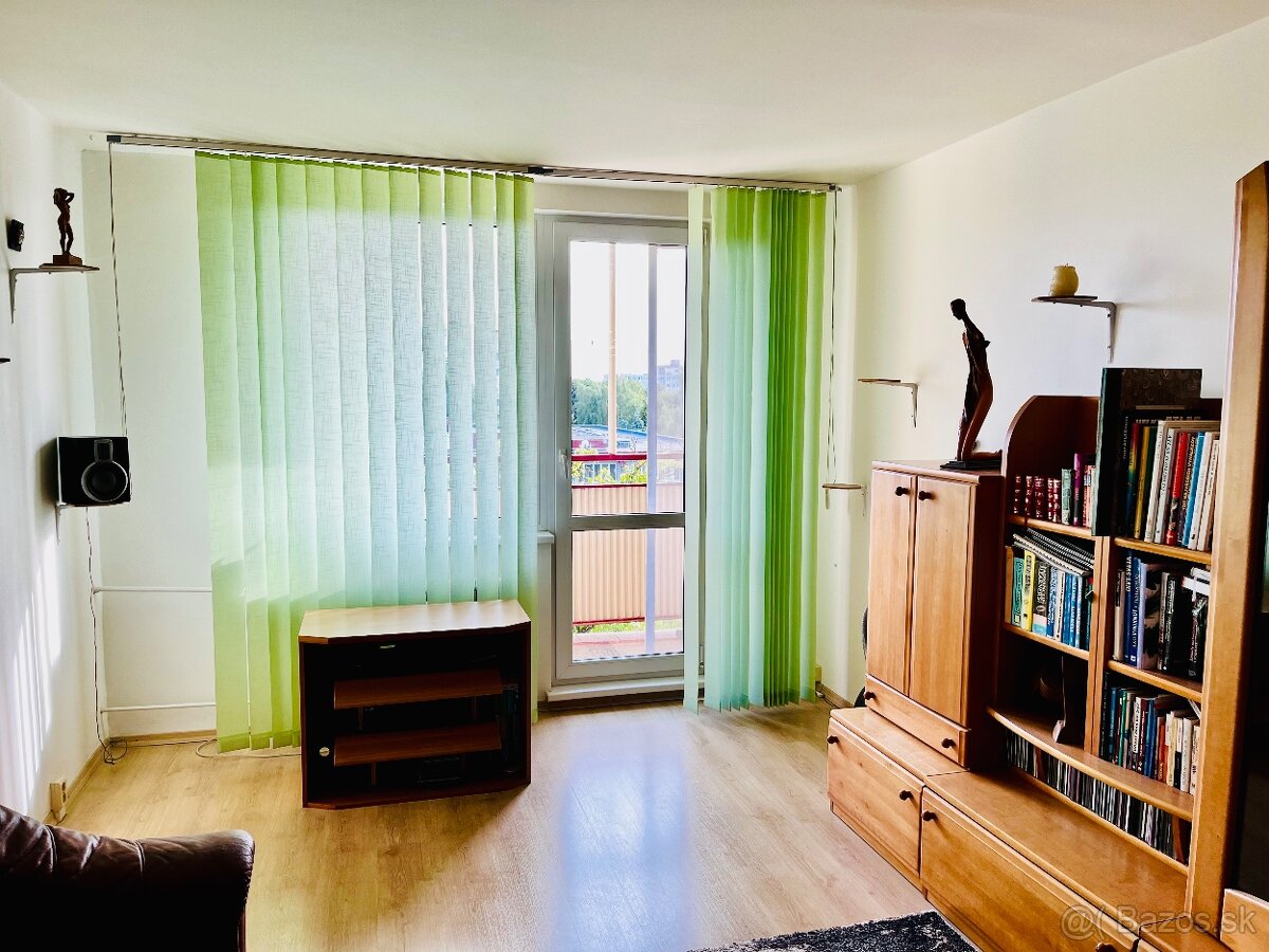 SLNEČNÝ 3.izbový byt, 74m2, Sídlisko Juh, Michalovce