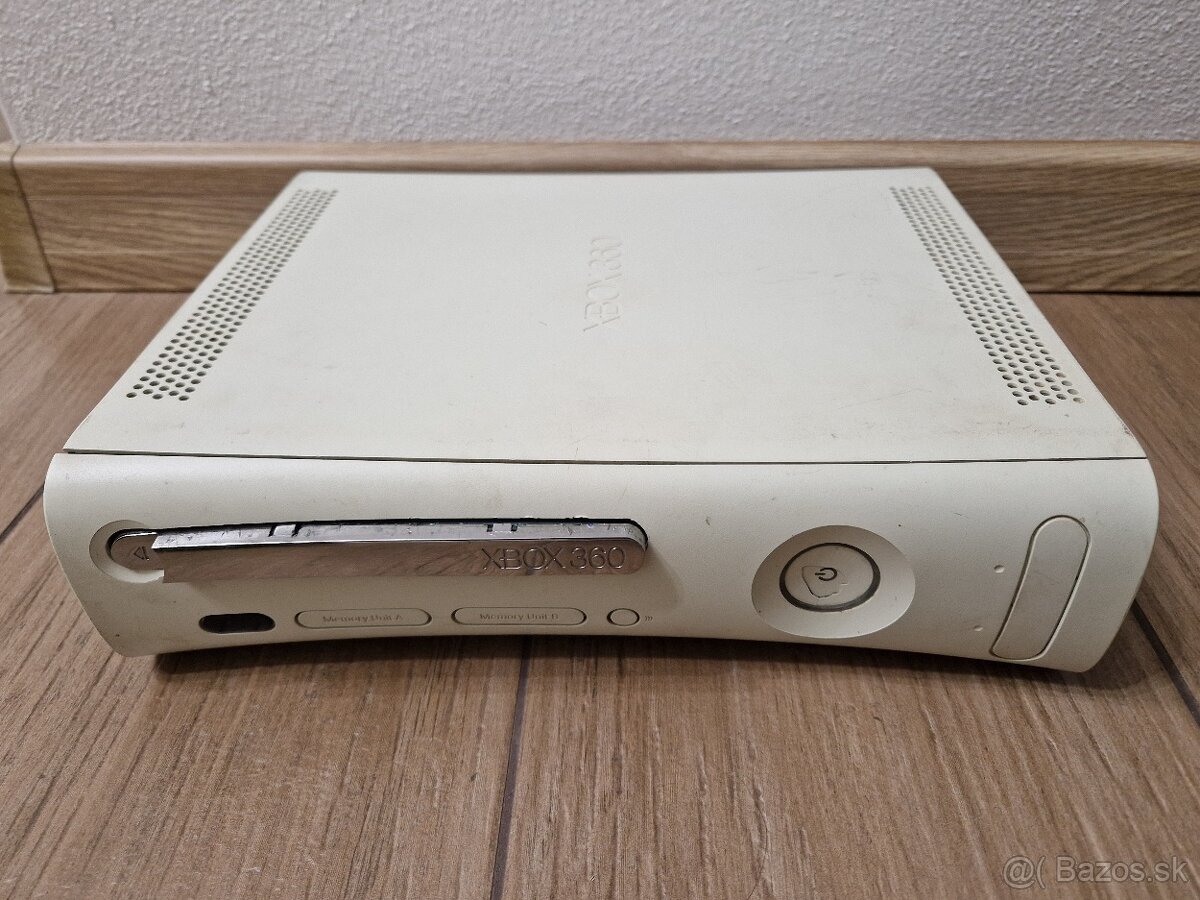 XBOX 360 FAT herná konzola na náhradné diely