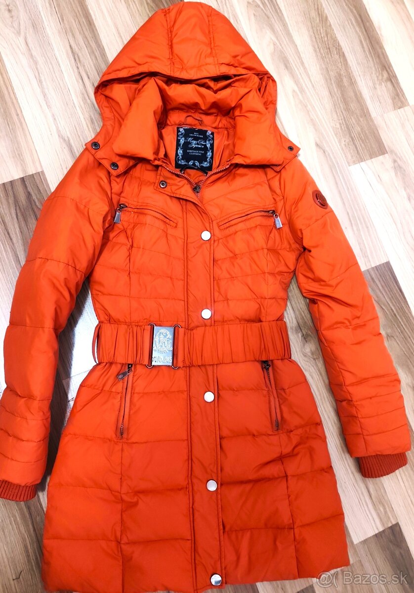KRÁSNA dlhšia dámska zimná bunda č.S s kapucňou