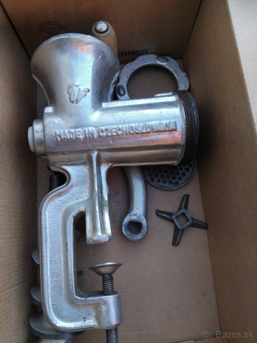 Retro mlynček na mäso