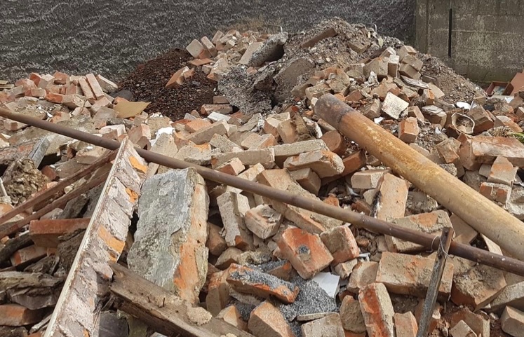 Darujem stavebnú suť – odvoz nutný