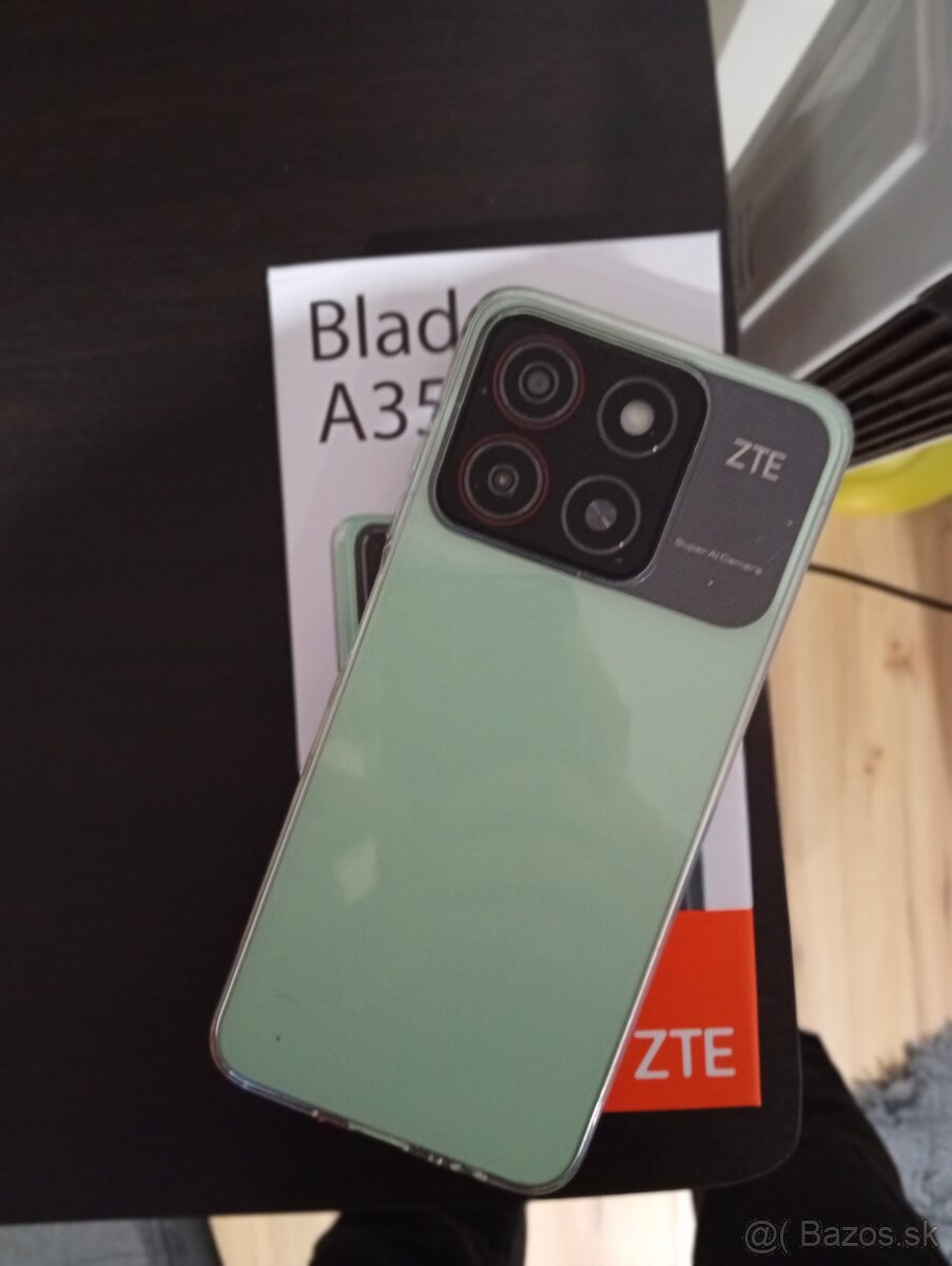 ZTE blade A35
